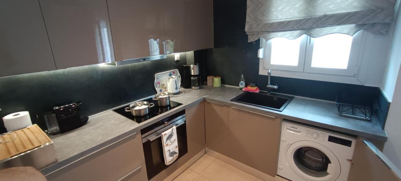 Kalamaria Brand New 1 Bedroom Apartment Szaloniki Kültér fotó